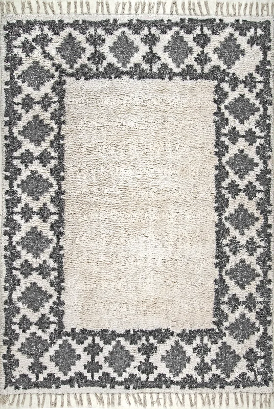 Fuzzy Diamond Border Tassel Flatweave Rug | Ivory