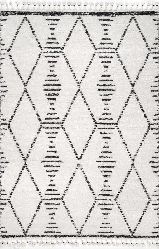 Resonant Diamonds with Tassels Rug | Beige