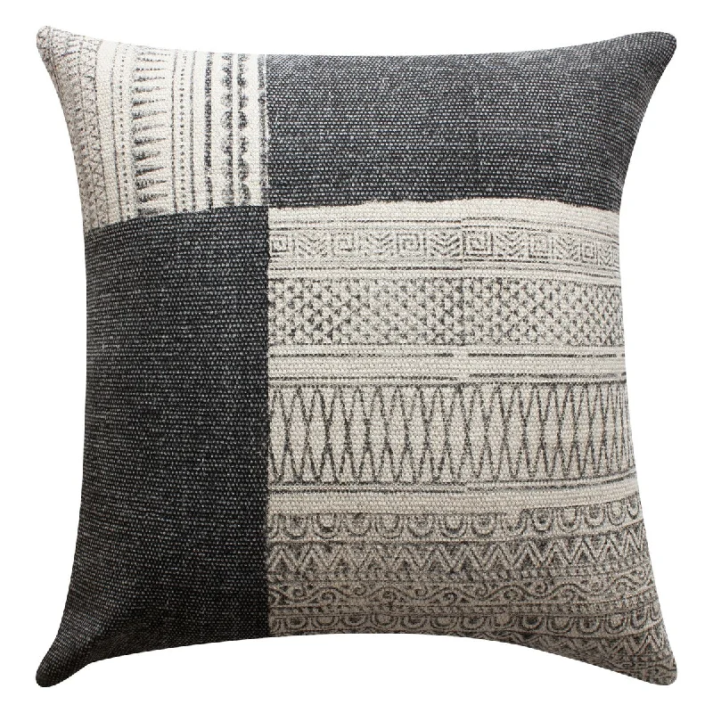 Dae 24"Square Handwoven Accent Sofa Throw Pillow, Cotton Dhurrie, Classic Kilim Pattern, Gray, Off White - Grey