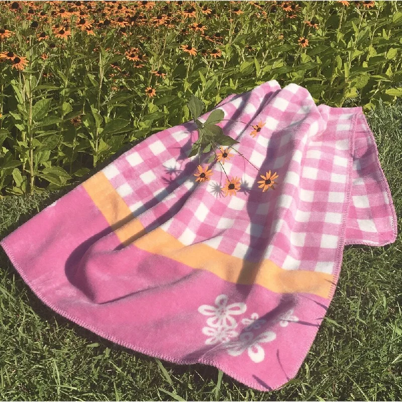 IBENA Pink Gingham Children's Blanket