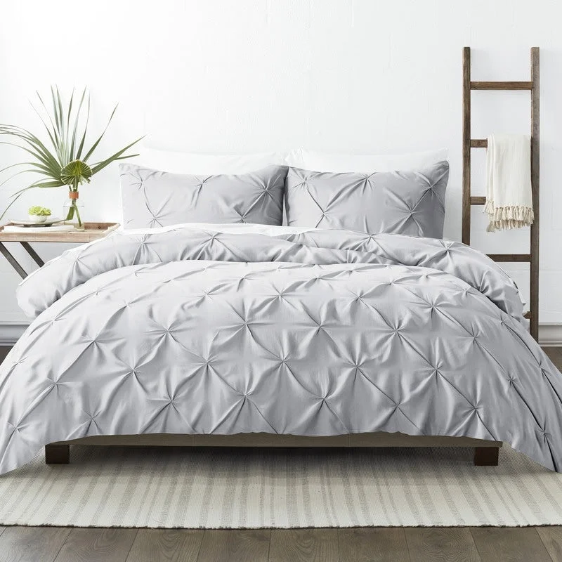 Becky Cameron 3 Piece Pinch Pleat Duvet Cover Set