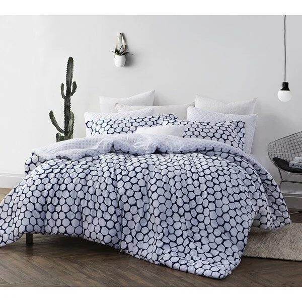 BYB Midnight Blue and White Hive Comforter (Shams Not Included)