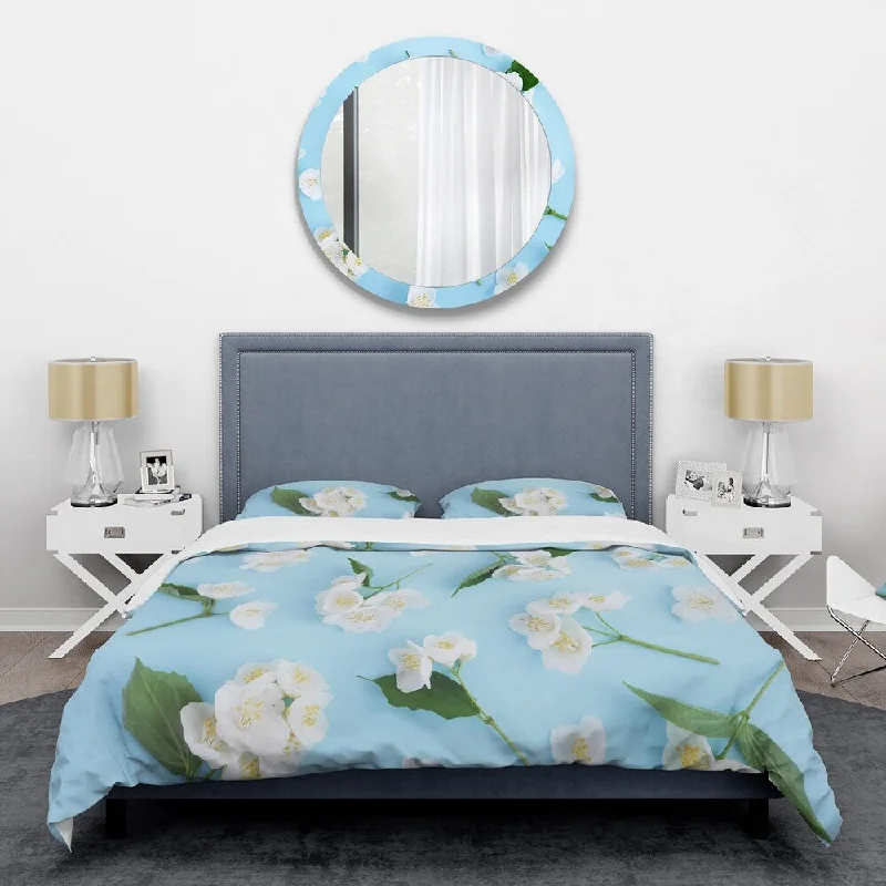 Designart 'Jasmin Flowers of Bright Blue' Mid-Century Duvet Cover Set