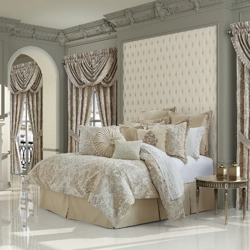 J. Queen New York Belgium Comforter Set