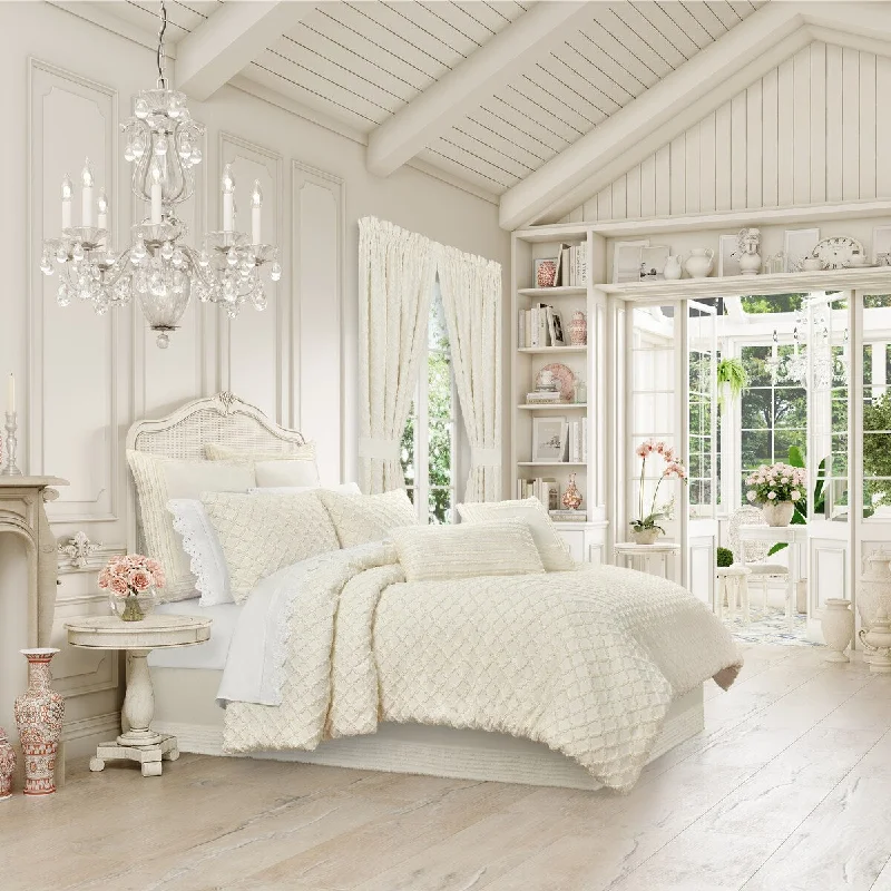 Lillian Cream Comforter Set