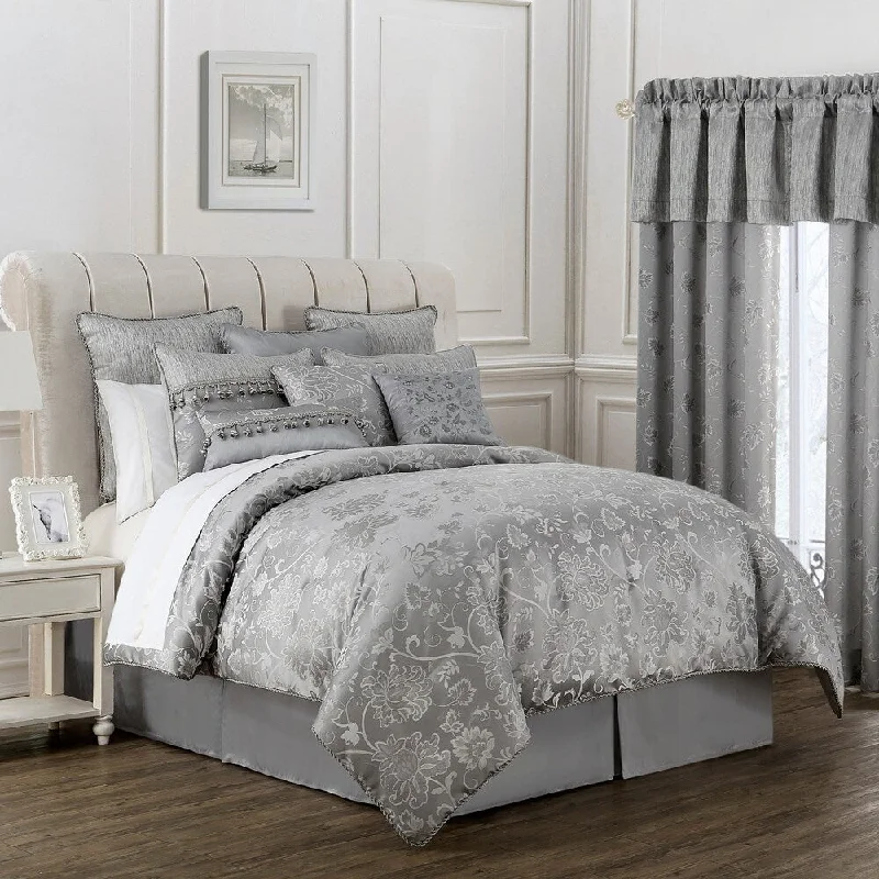 Marquis By Waterford Samantha Platinum Comforter Set