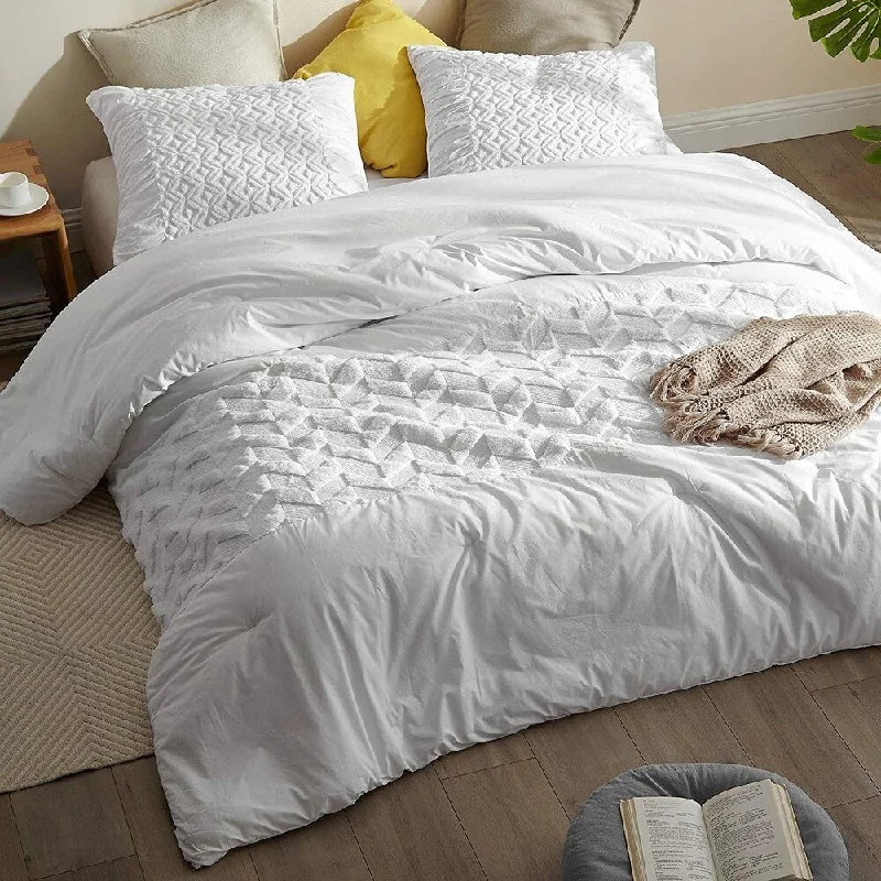 Snowy Dais Oversized Comforter (Shams not included)